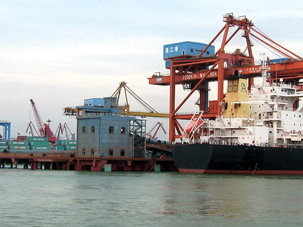 Supply 2000H SC Fenders and 300H Arch Fenders for Zhanjiang Port
