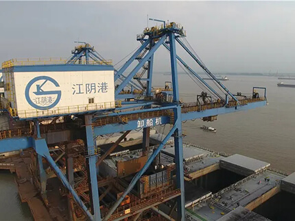 106 sets v type rubber fenders for berth 6# in Jiangyin port