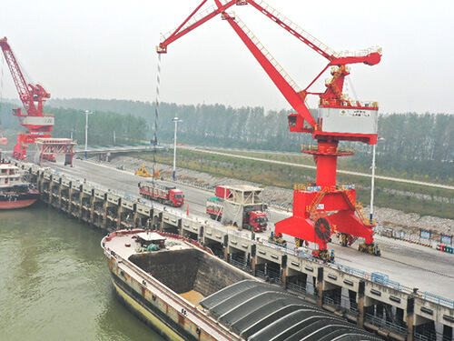 608 sets of 300H V type rubber fenders for port of Jiangling