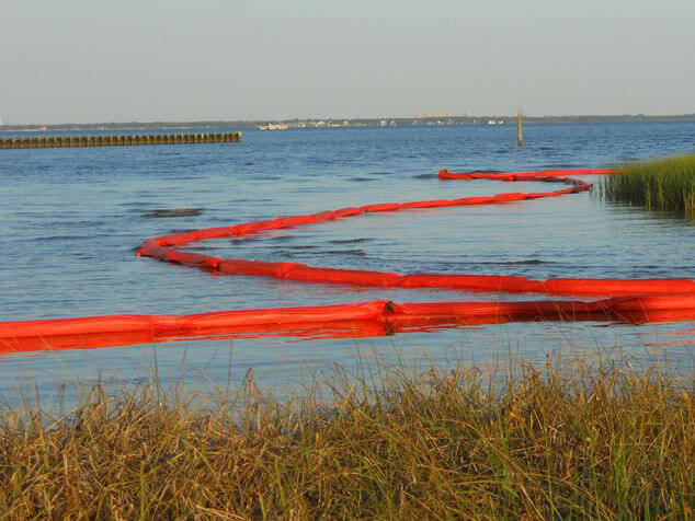oil spill containment booms