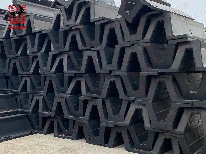 500H V type rubber fenders 02