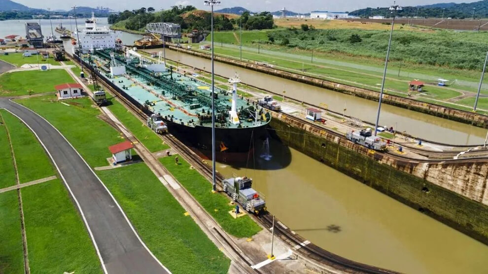 Panama Canal 04
