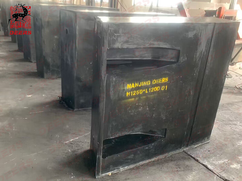 H1250mm leg rubber fenders are in shipment