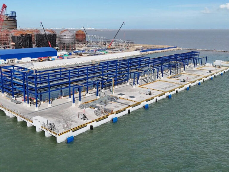 Nanjing Deers Supply Over 100sets Rubber Fender Systems for Huanghua Port, China