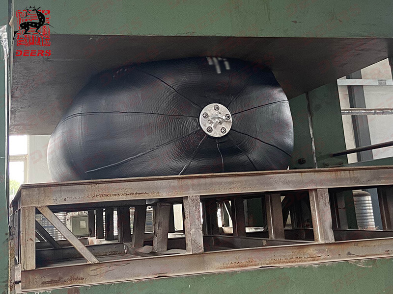 ID800 pneumatic fenders - Nanjing Deers 3